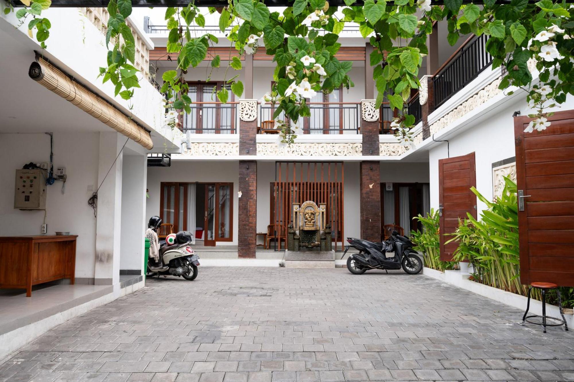 Reddoorz Plus At Yasa'S Living Denpasar Sanur Esterno foto