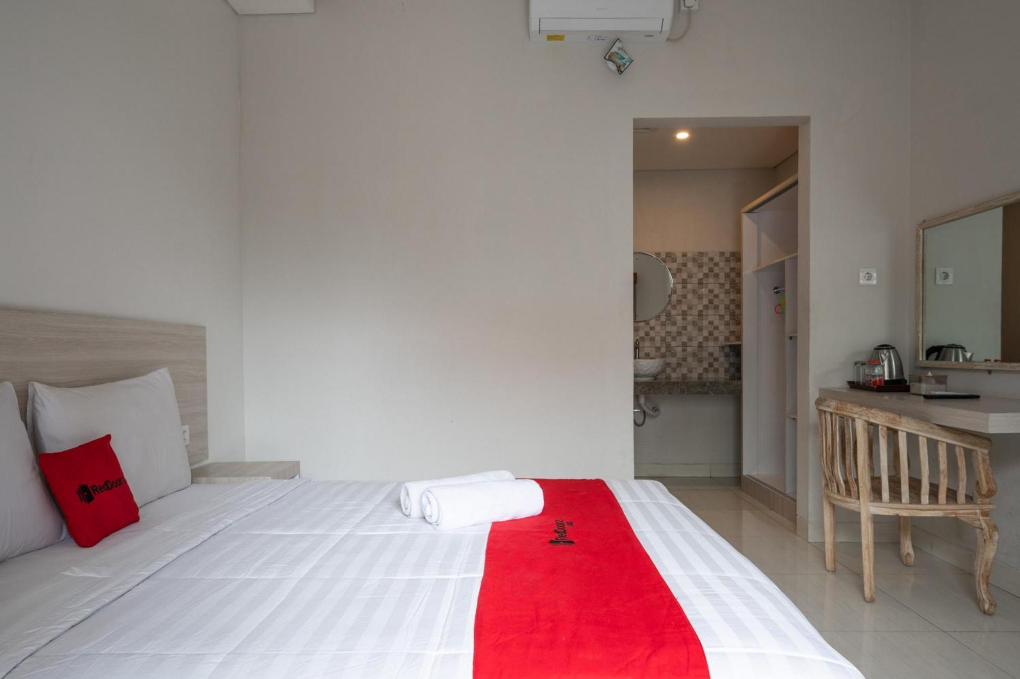 Reddoorz Plus At Yasa'S Living Denpasar Sanur Esterno foto